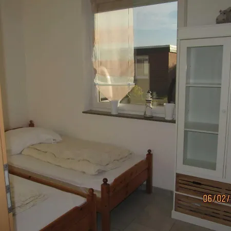 Bungalow An Der Fahrrinne 12 Nur 500 Meter Zum Strand Dornumersiel